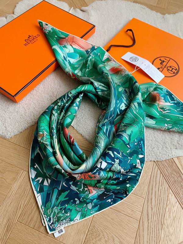 Hermes silk scarf 90X90cm E11 (2)